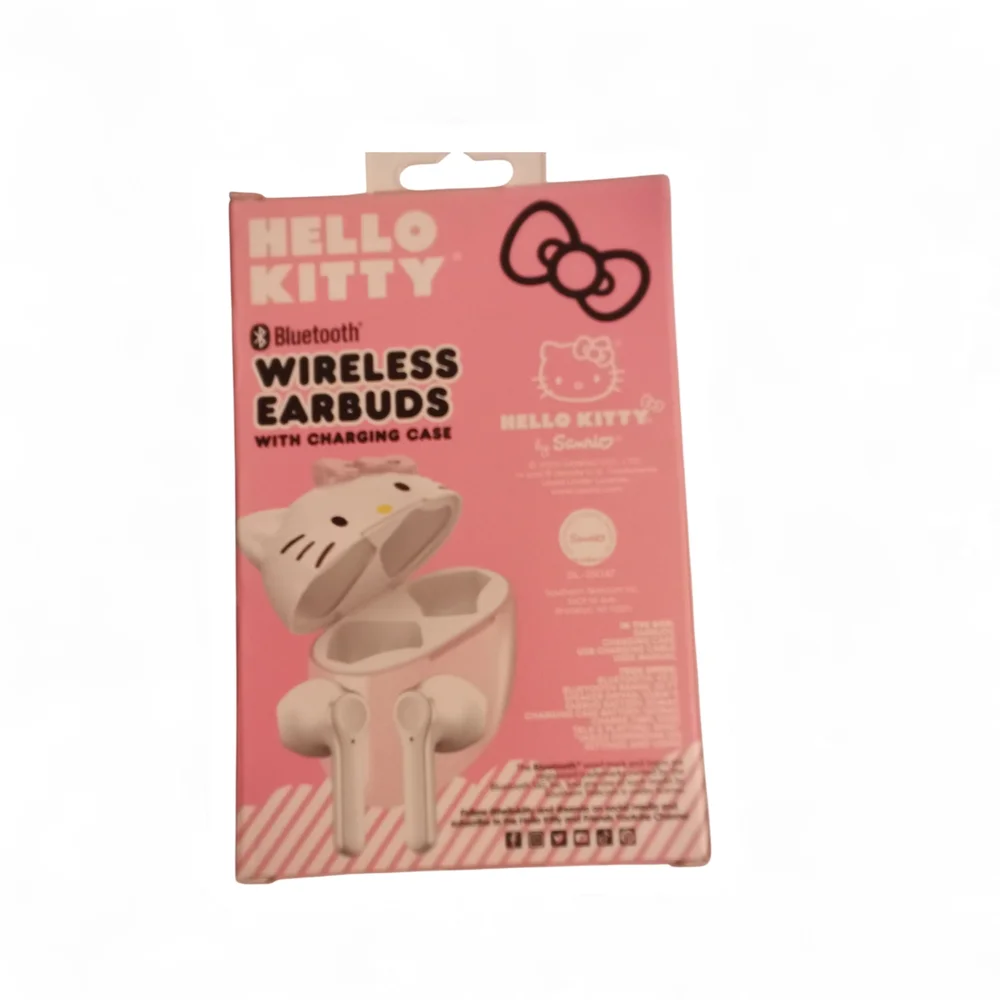 Hello Kitty Pink Bluetooth Wireless Earbuds & Bow Charging Case